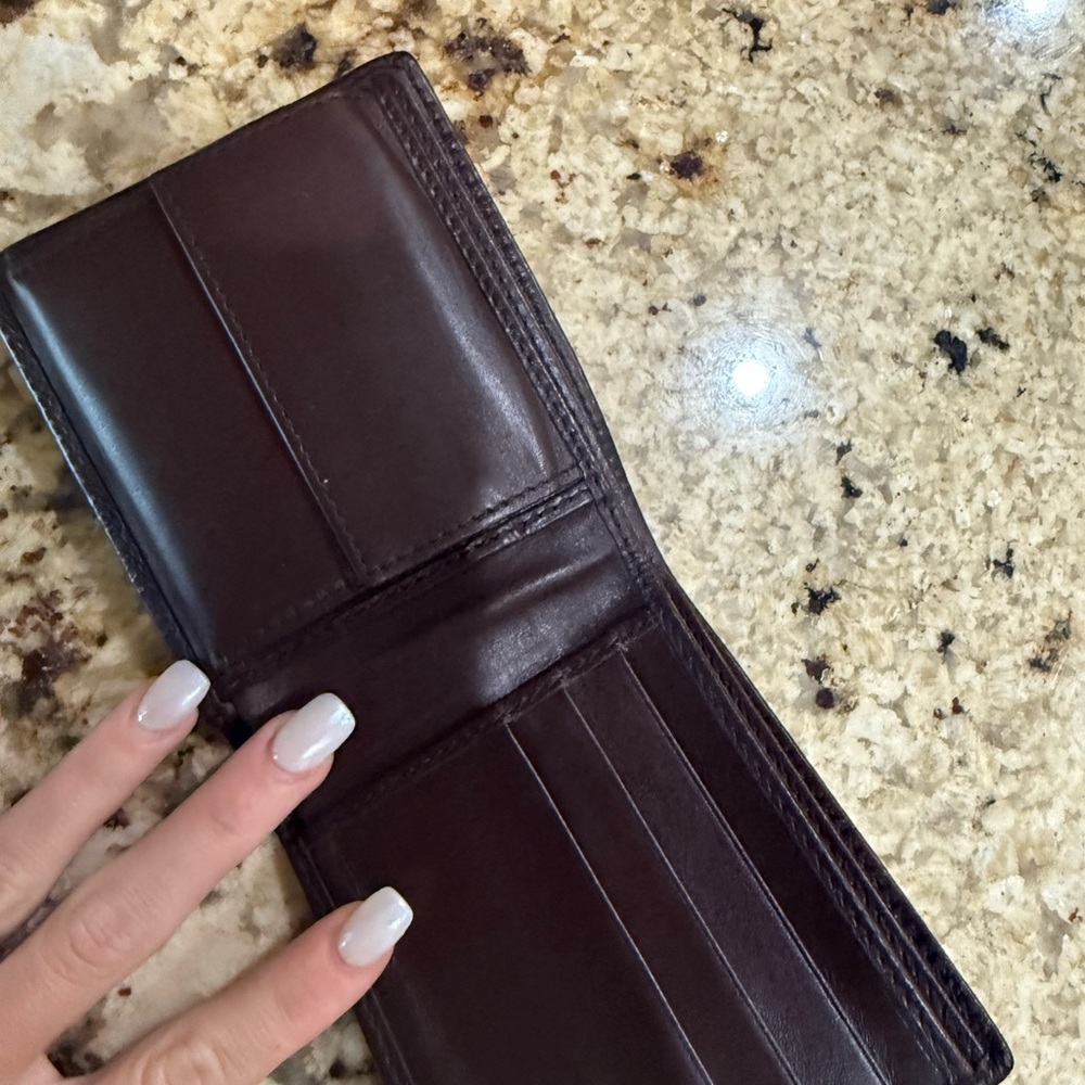 Gucci Signature G Leather Bi Fold  Wallet AUTHENTIC - Picture 2 of 6